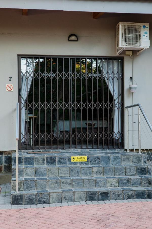 85 Ehmke Guesthouse Mbombela Kültér fotó